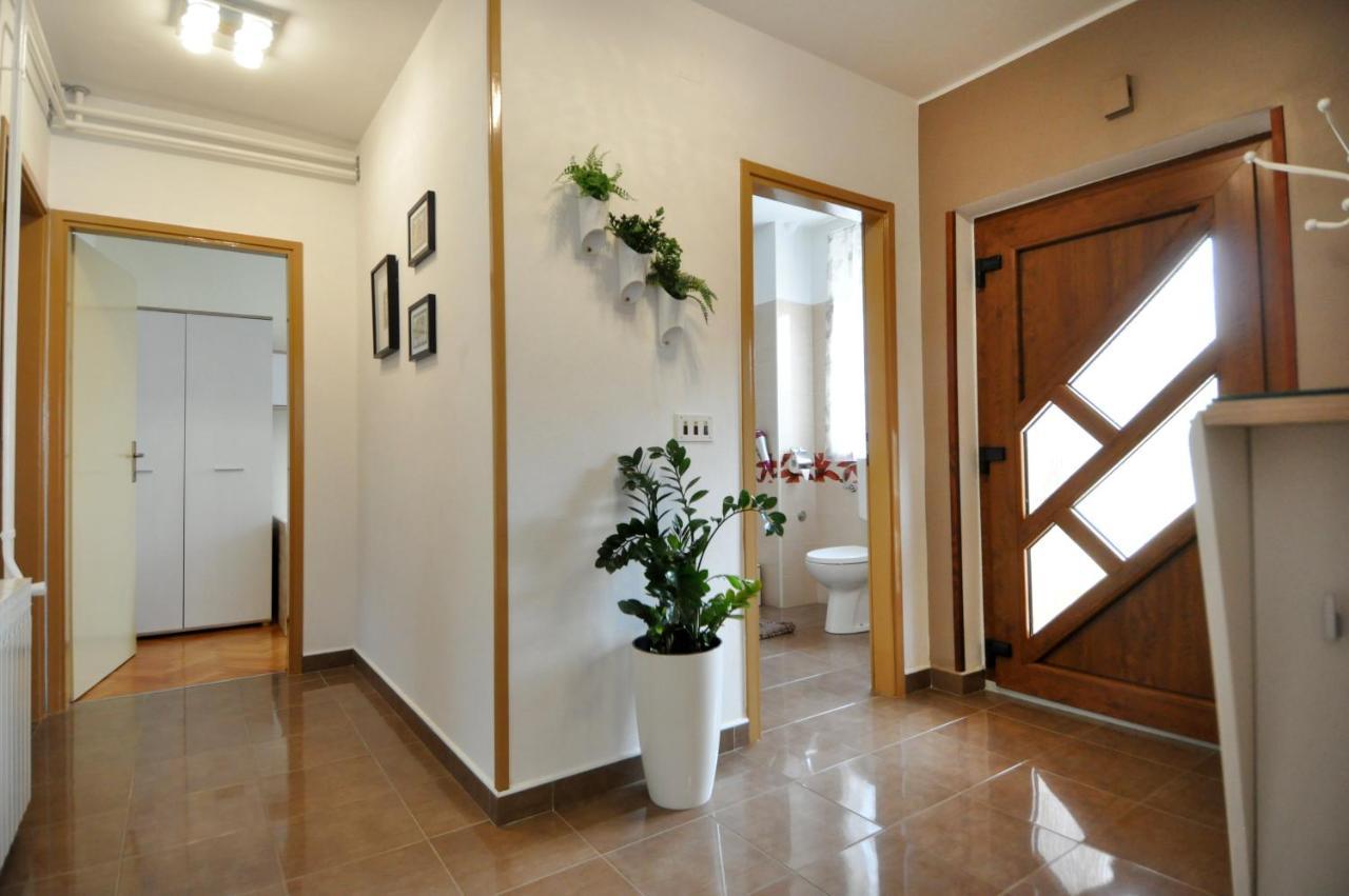 Apartman Lory Pula Exterior photo