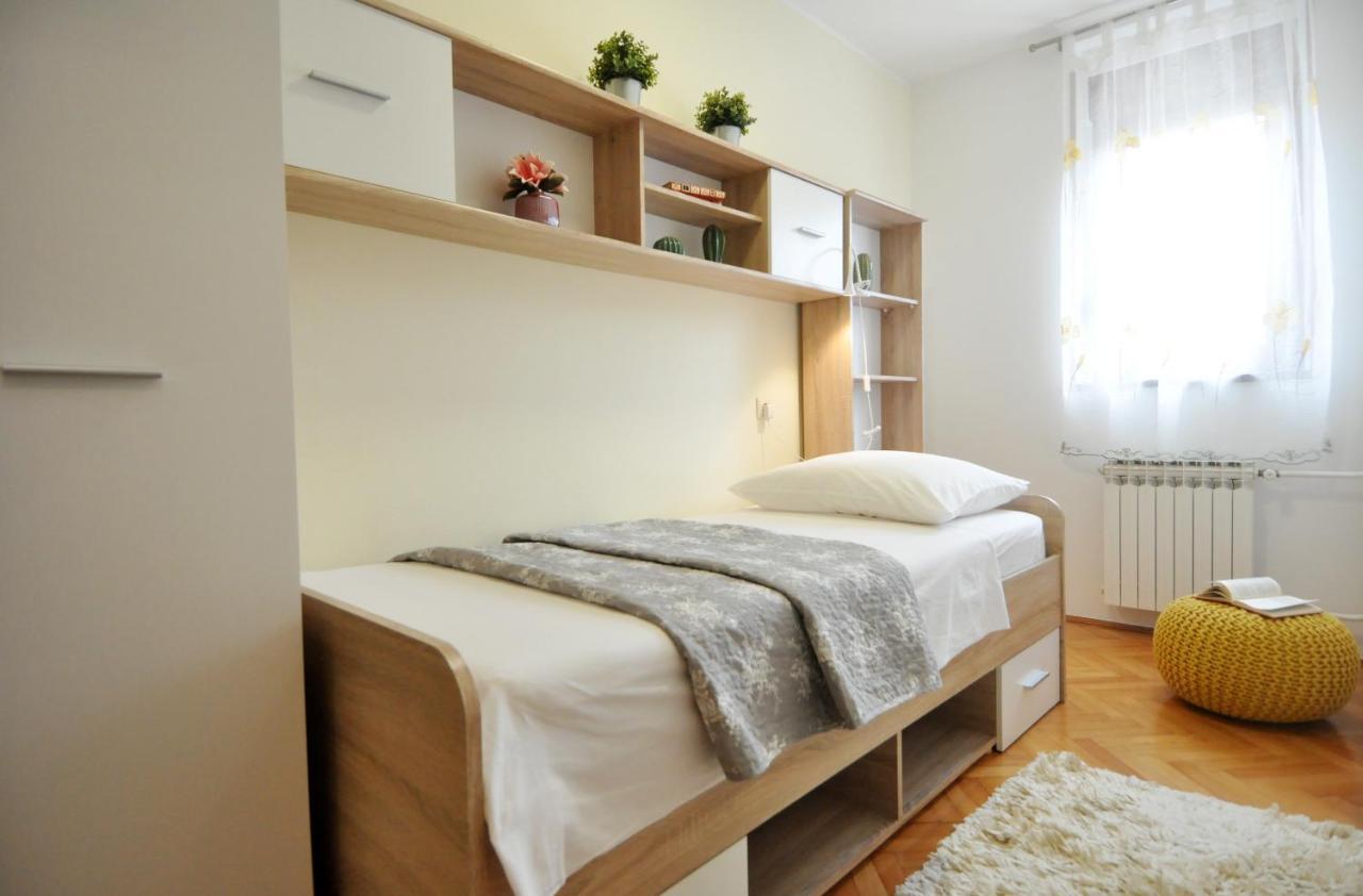 Apartman Lory Pula Exterior photo