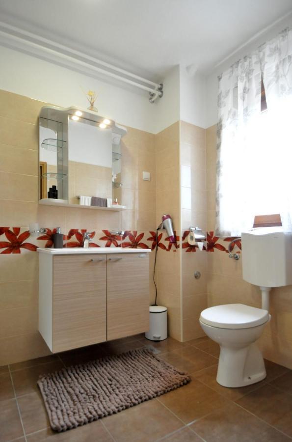 Apartman Lory Pula Exterior photo