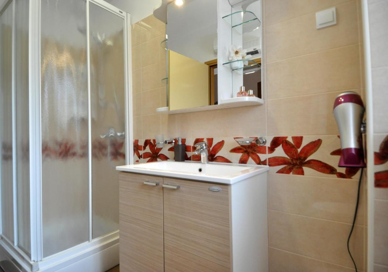 Apartman Lory Pula Exterior photo