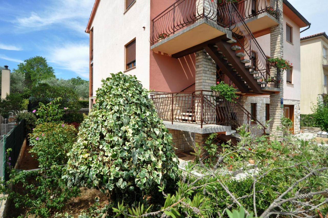 Apartman Lory Pula Exterior photo