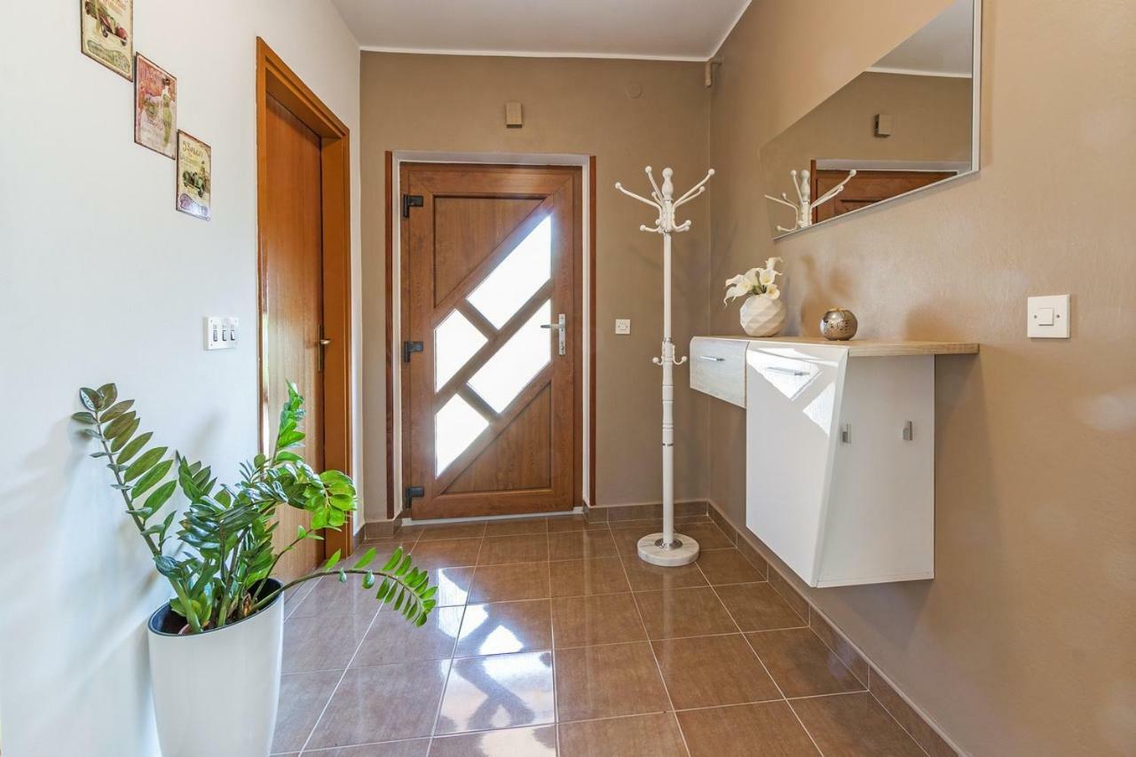 Apartman Lory Pula Exterior photo